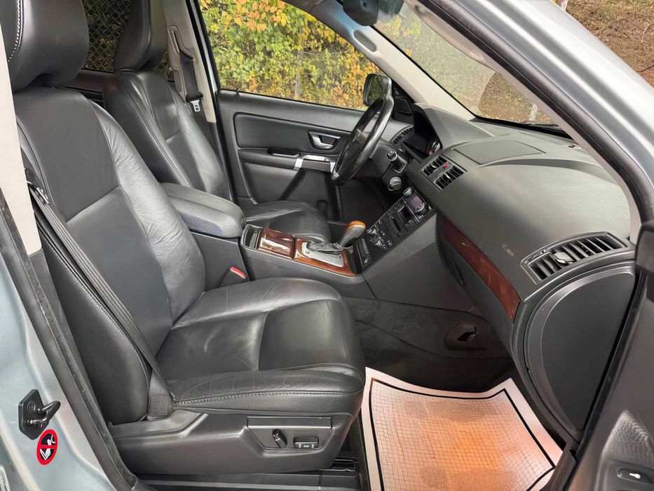 Volvo XC90      2014