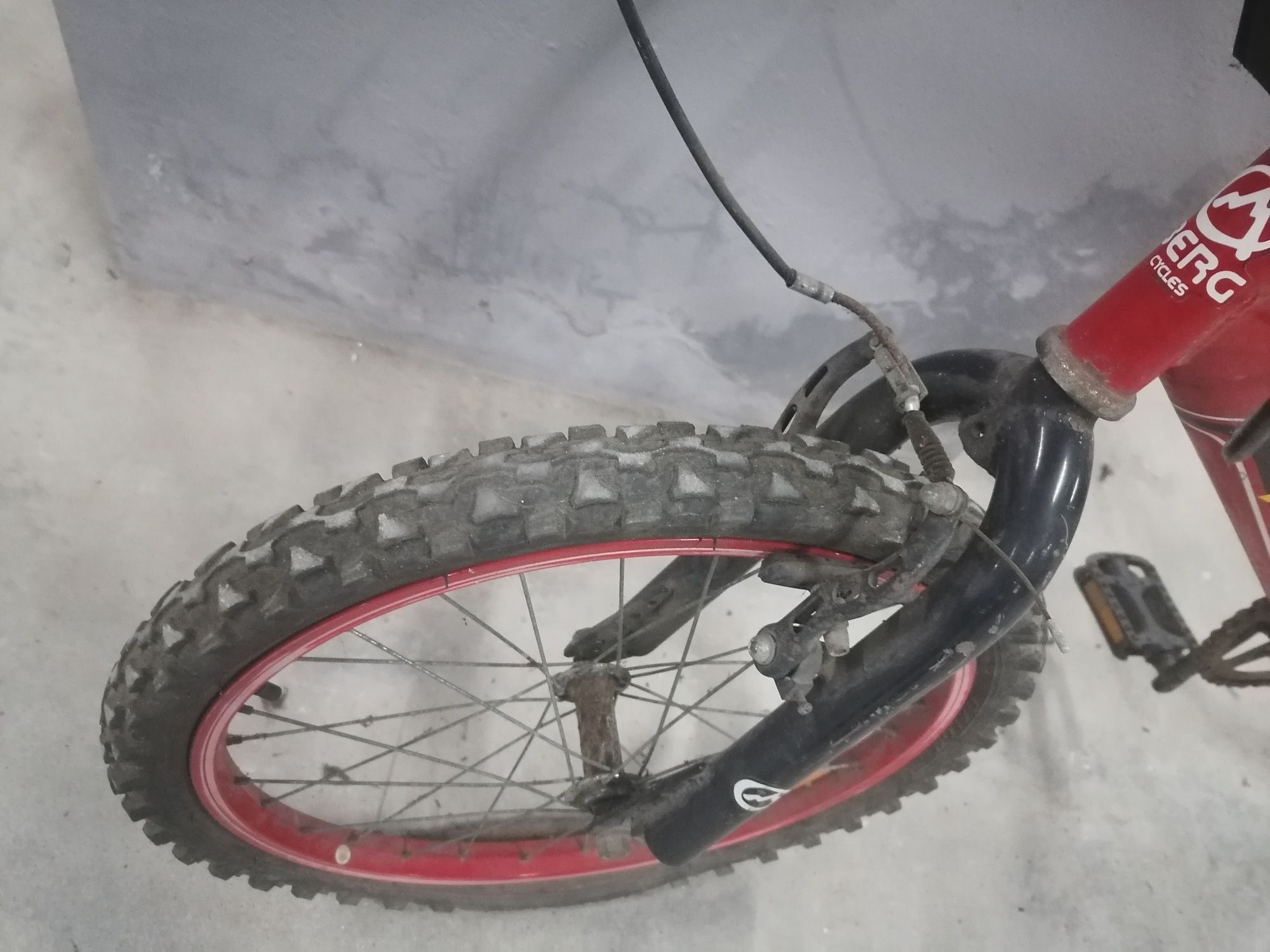 Vendo Bicicleta de Criança Berg Usada