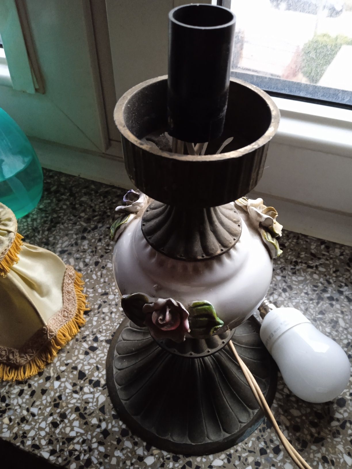 Okazja Piękna lampka stara usterka,śliczne porcelana zdobienia info op