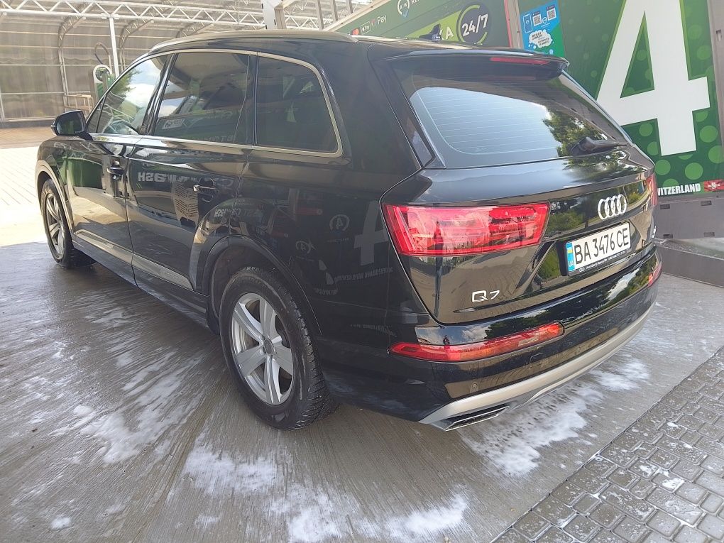 Автомобіль Audi Q7. 2017. 3.0TDI