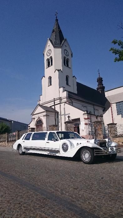 Limuzyna Excalibur w stylu retro samochód na ślub auto na wesele