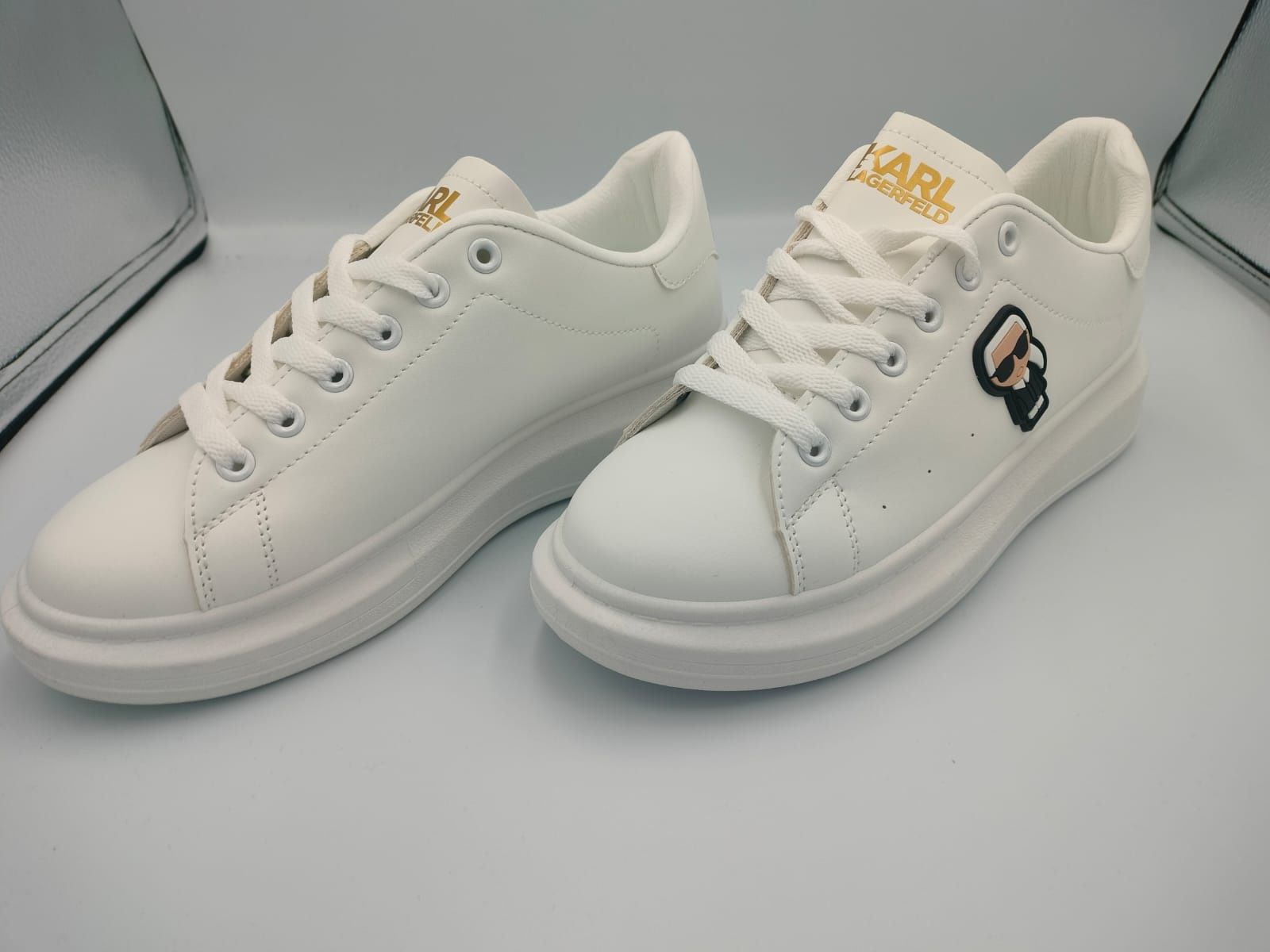 Buty Karl Lagerfeld Sneakersy r.36-46
Damskie oraz męskie 
Obuwie Nowe