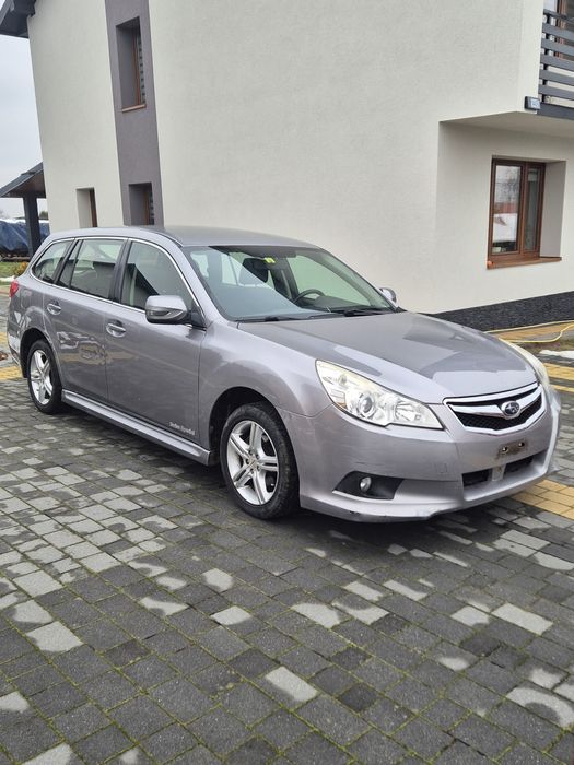 Subaru Legacy 2.0i benzyna automat cvt,  lekko uszkodzony