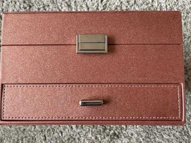 Pojemny duży kuferek szkatuła organizer na biżuterię prezent