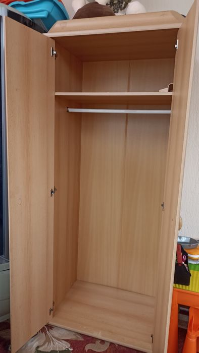 Продам б/у меблі