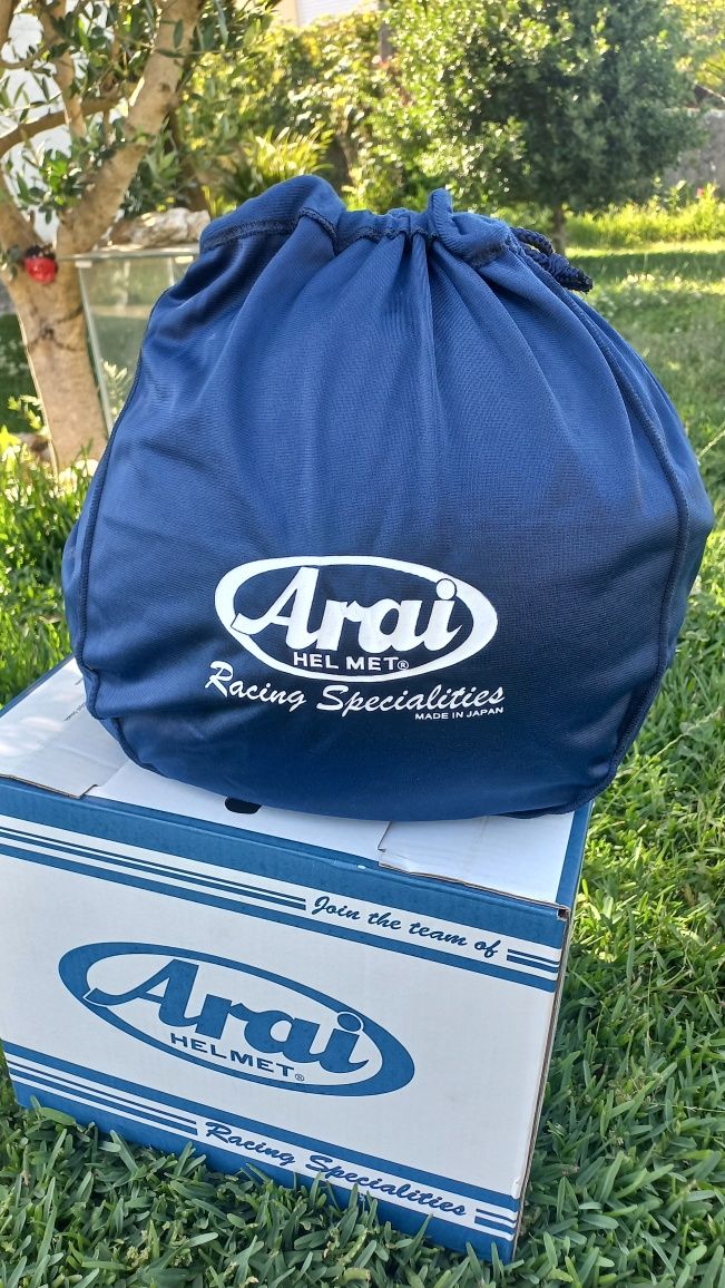 Capacete Arai + Luvas Ixon