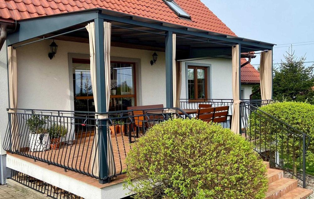 Schody metalowe, stalowe, nowoczesne, loft, na jednej belce, samonośne