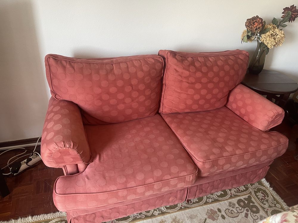 Vendo dois sofás vermelhos