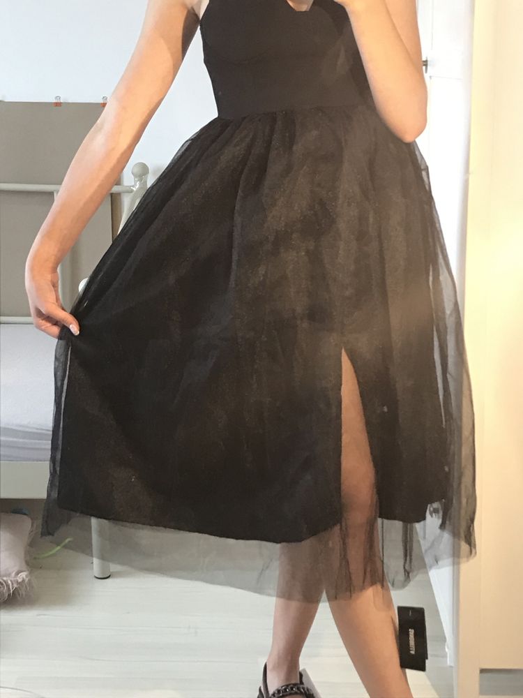 Czarna tiulowa sukienka Sandbella