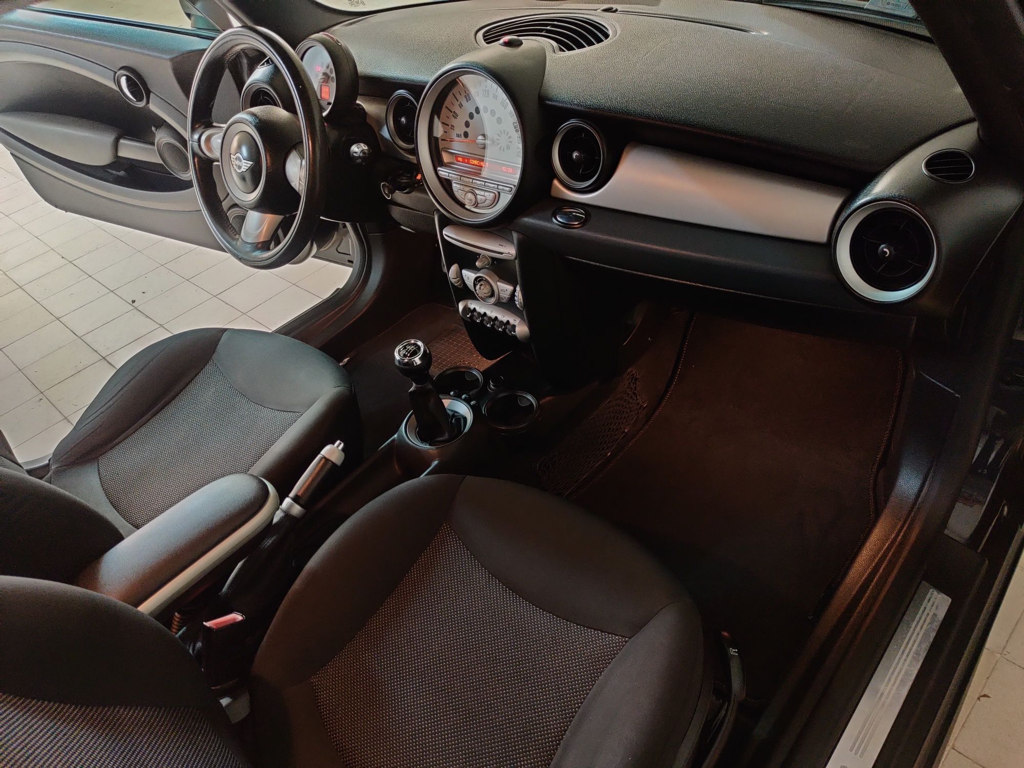 Mini Cooper D 1.6 110CV