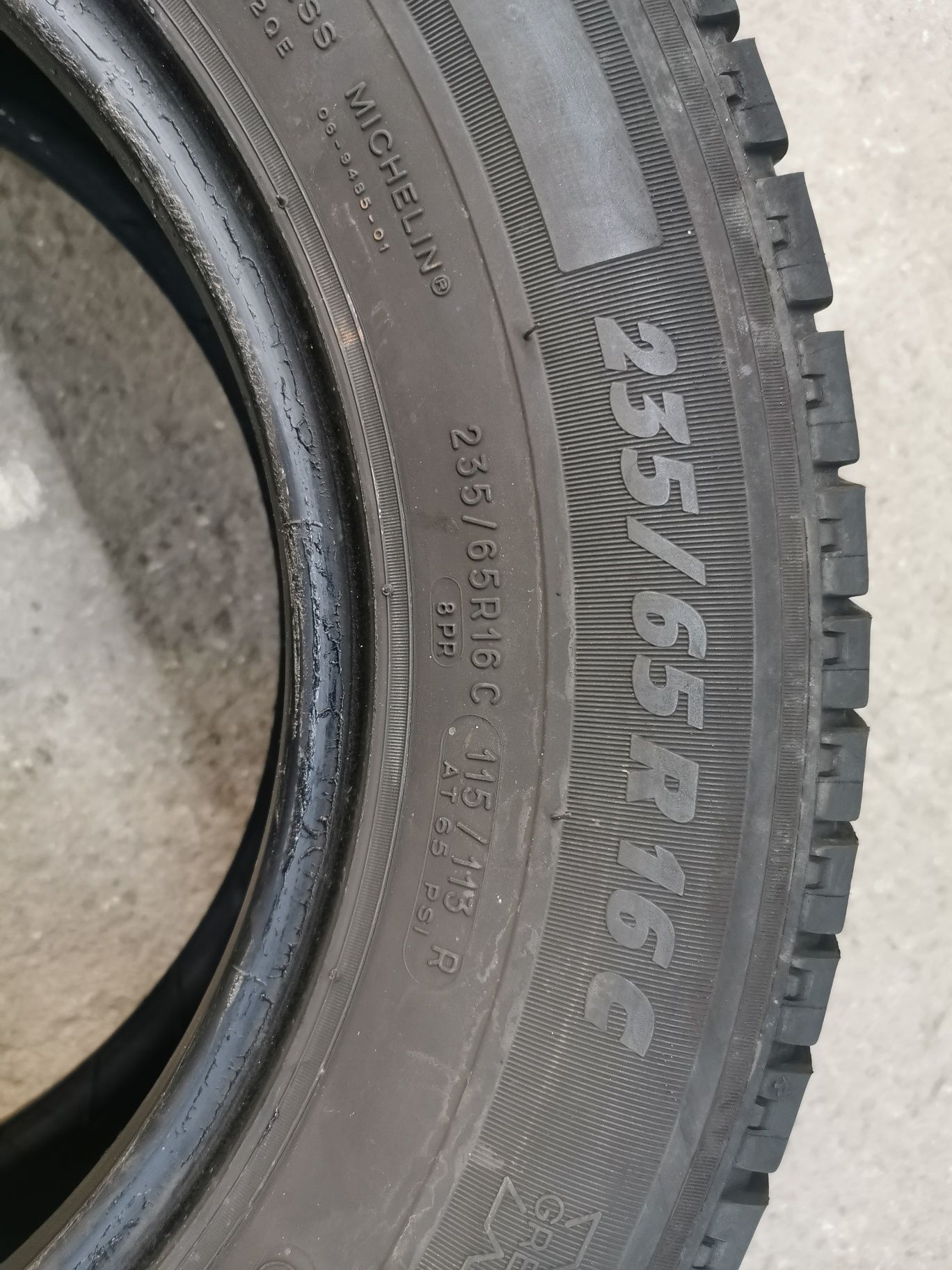 Komplet opon 235/65R16C Michelin Agilis z 2016 roku