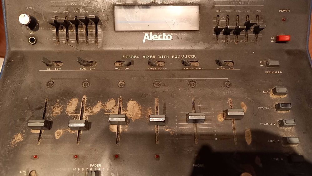 Mesa de mistura stereo ALECTO