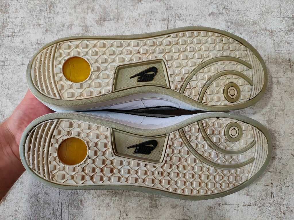 Кросівки Nike р-45 оригінал шкіра білі кроссовки