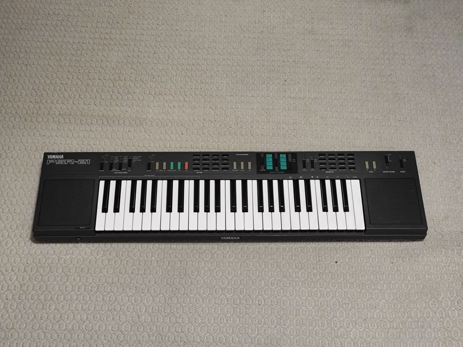 Вінтажний синтезатор Yamaha PSR-21 1986 рік