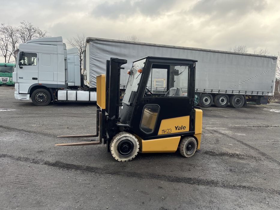 Вилочний навантажувач Yale 1.6t.