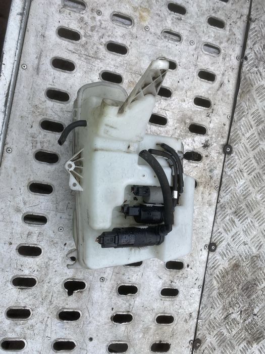 Zbiorniczek Spryskiwaczy BMW E60 E61