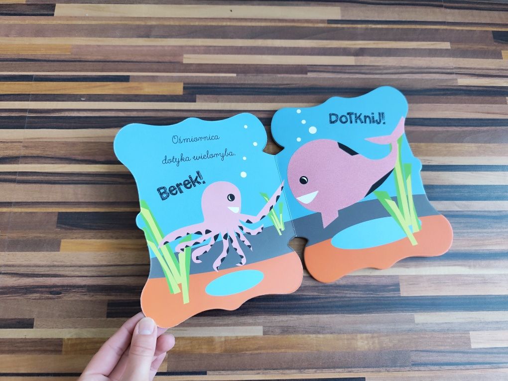 Bawmy się w berka w morzu książeczka dotykowa  dotykanka sensoryczna