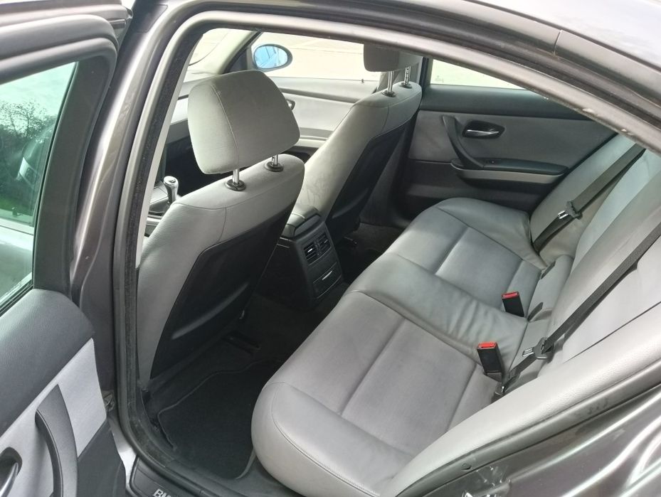 BMW E90 320i z Gazem 2005r! Klima alumki Półskory Aktualne Opłaty