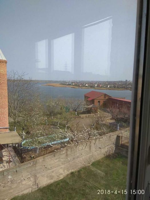 Продам частный дом 2 этажа (10х12) на берегу реки в Центр р-не.