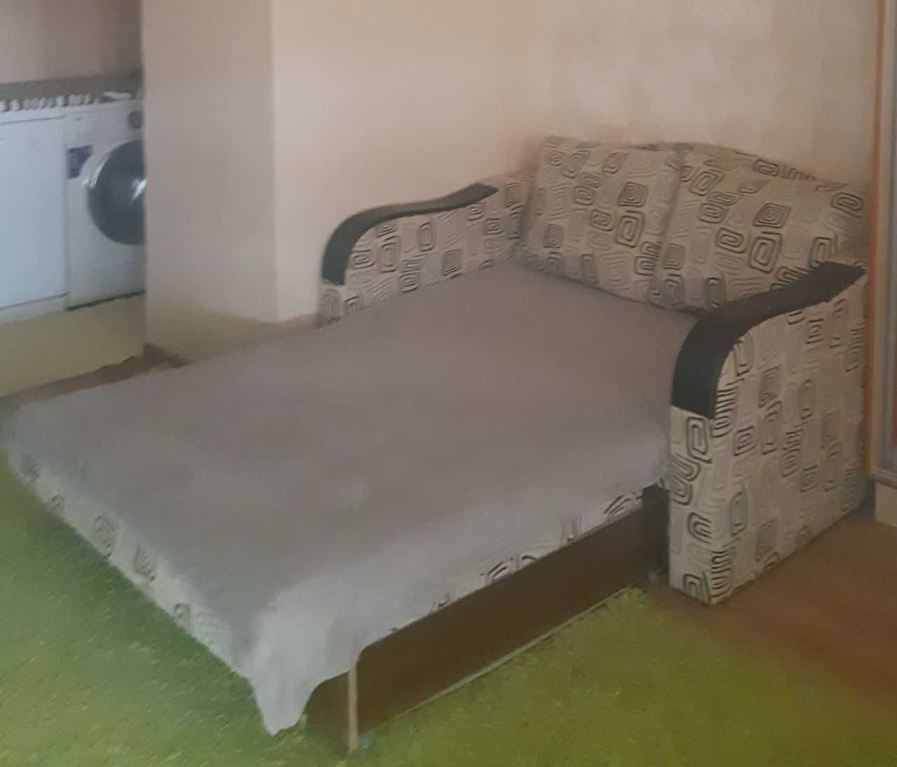 Продам диван в хорошем состоянии