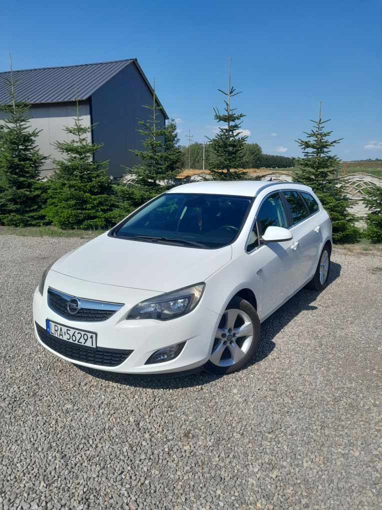 Opel Astra 1.3 cdti 2011rok