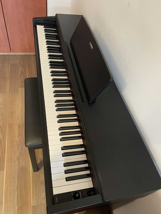 Pianino Cyfrowe Yamaha YDP-145 – Zestaw z ławą.