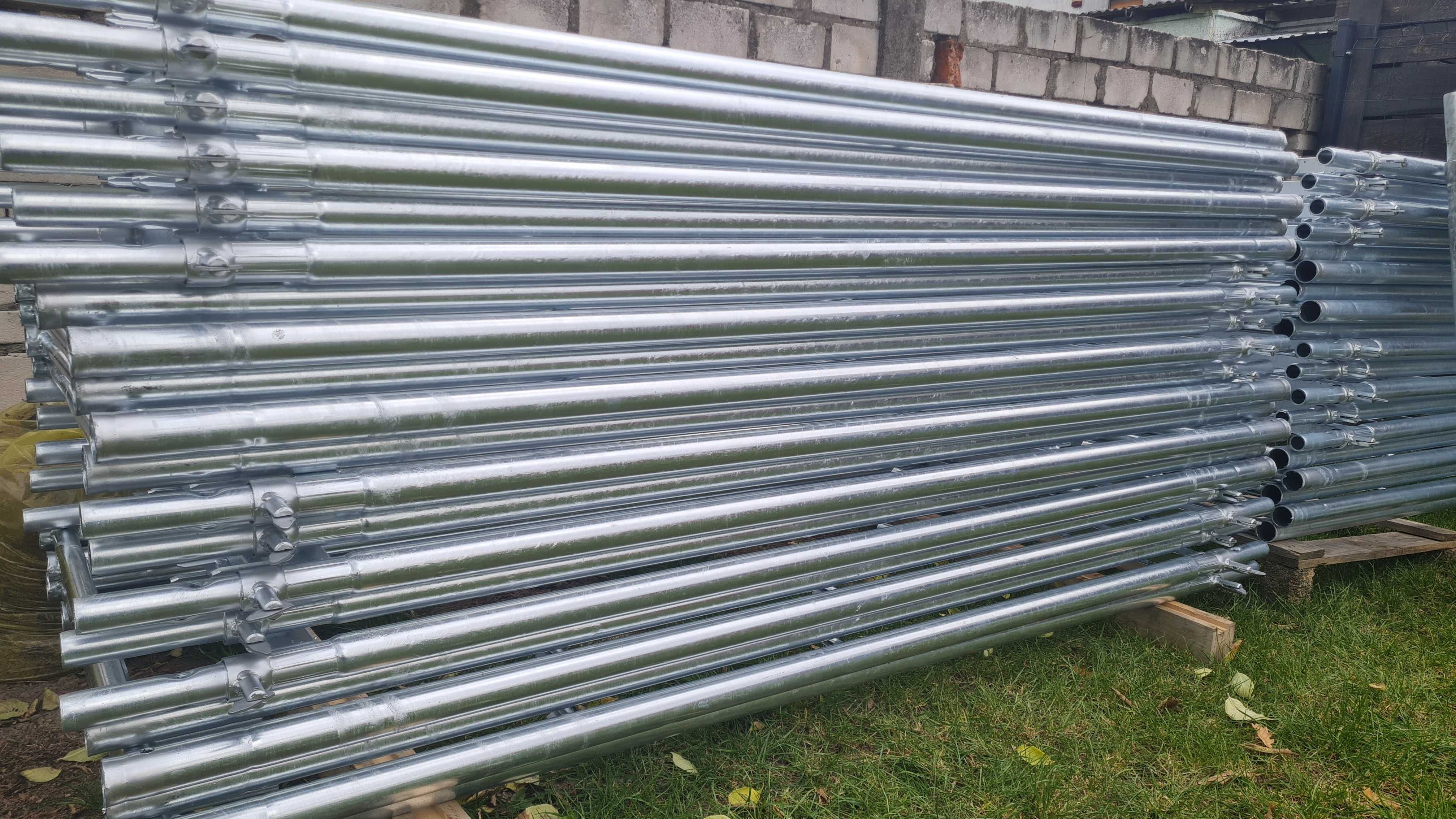 Komplet rusztowania na domek 8m wysokie na 9 m długie pletak
