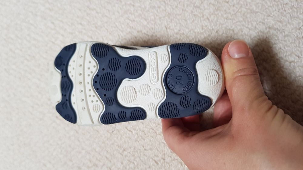 Buty dziecięce Geox rozmiar 20 oddychające