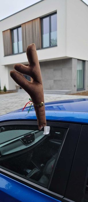 NIEZASTĄPIONA Dekoracja świąteczna na samochód – rogi renifera + nos