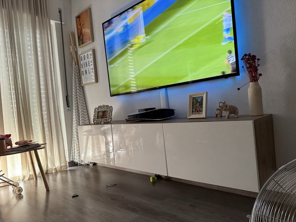 Aparador IKEA Besta