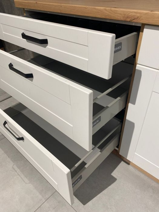 Modułowe meble kuchenne do dowolnej konfiguracji MDF 380cm frezowane