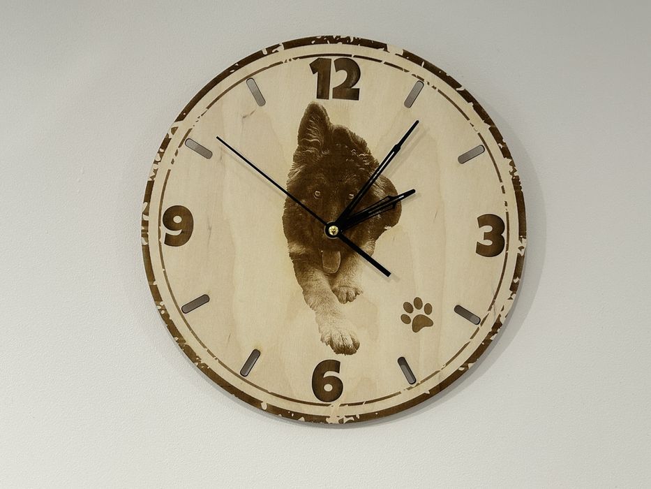 Zegar ścienny drewniany grawerowany 29cm