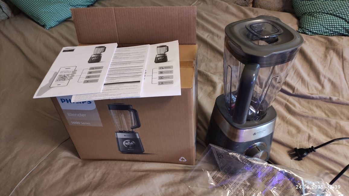 Блендер PHILIPS HR3020/20