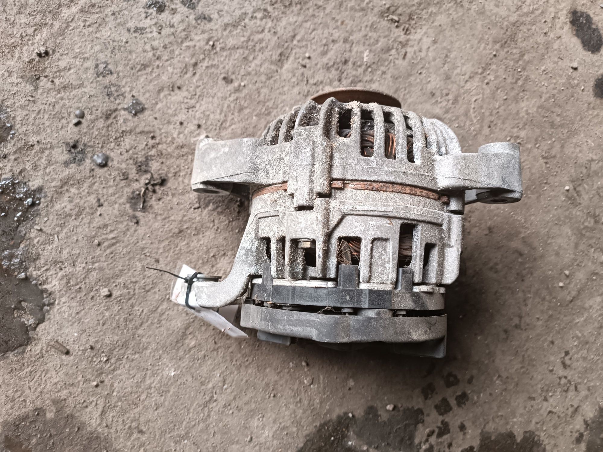 Opel Astra G 1.7 TD alternator 0124.225.009 wąski pasek