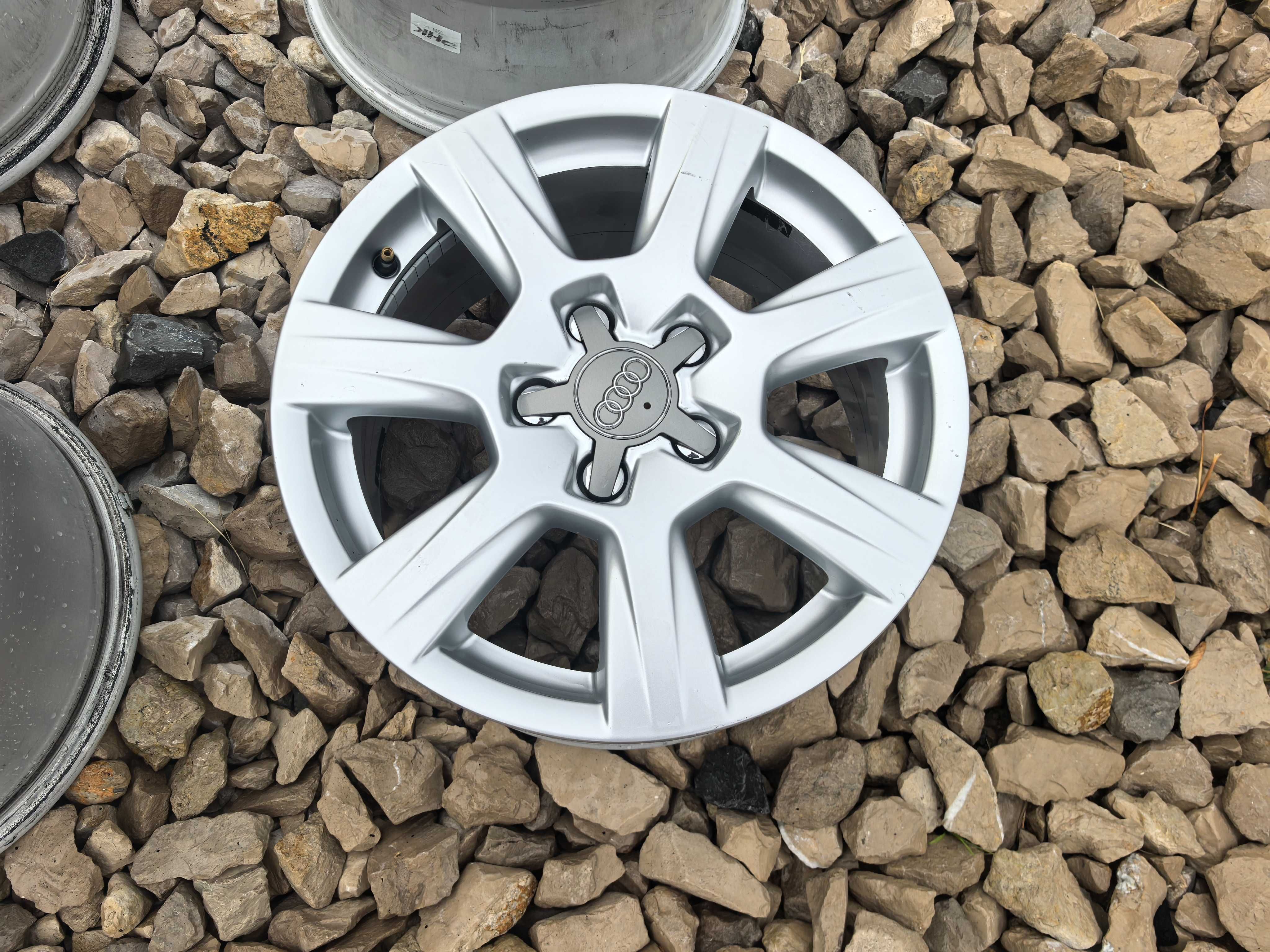 FELGI AUDI A3,A4, B6 B7 B8 i inne... 7,5 Jx16H2 ET45 5x112  STAN SUPER