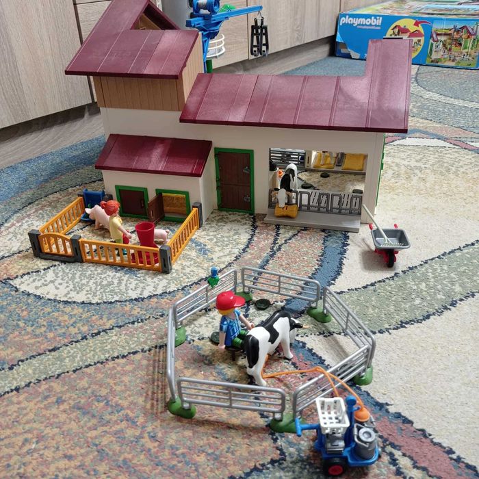 Duże gospodarstwo rolne z silosem Playmobil 70132