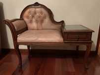 Mesa telefone com sofá
