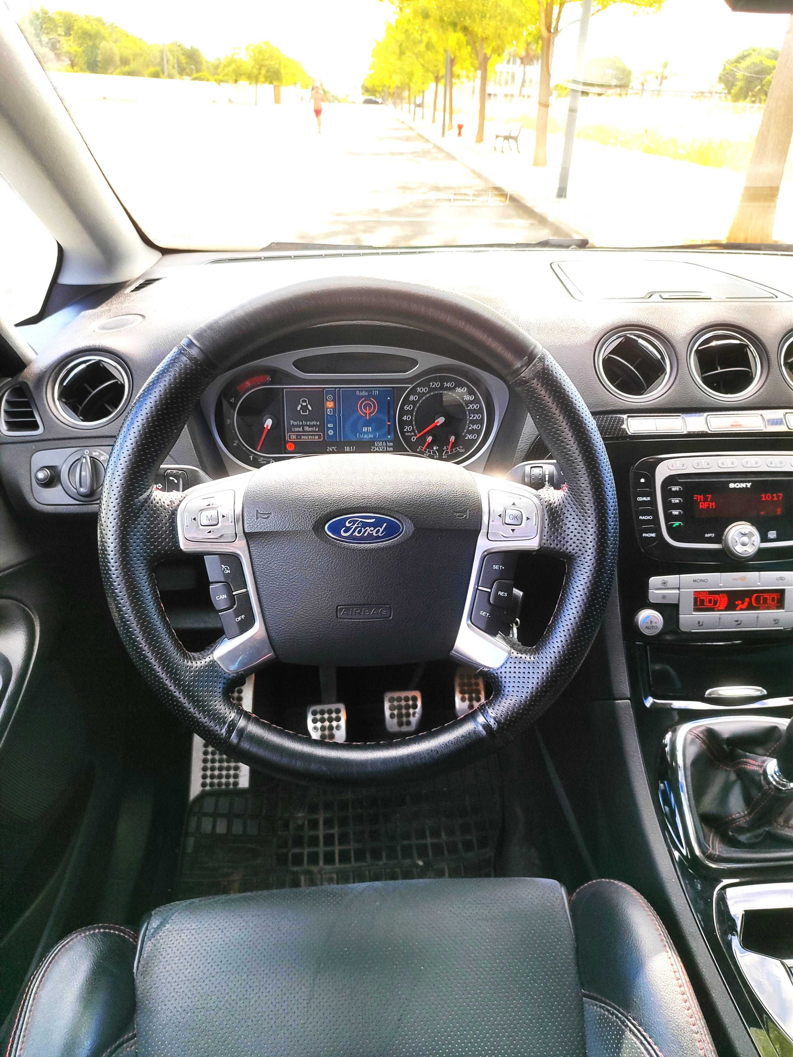 Ford S-MAX 2.2 TDCi - 175cv – Familiar Espaçoso  7 L – Full Extras
