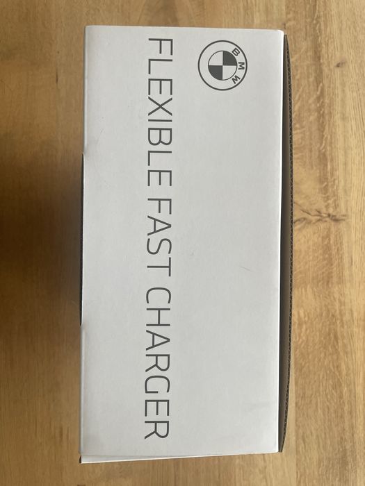 Nowa ładowarka BMW Flexible Fast Charger