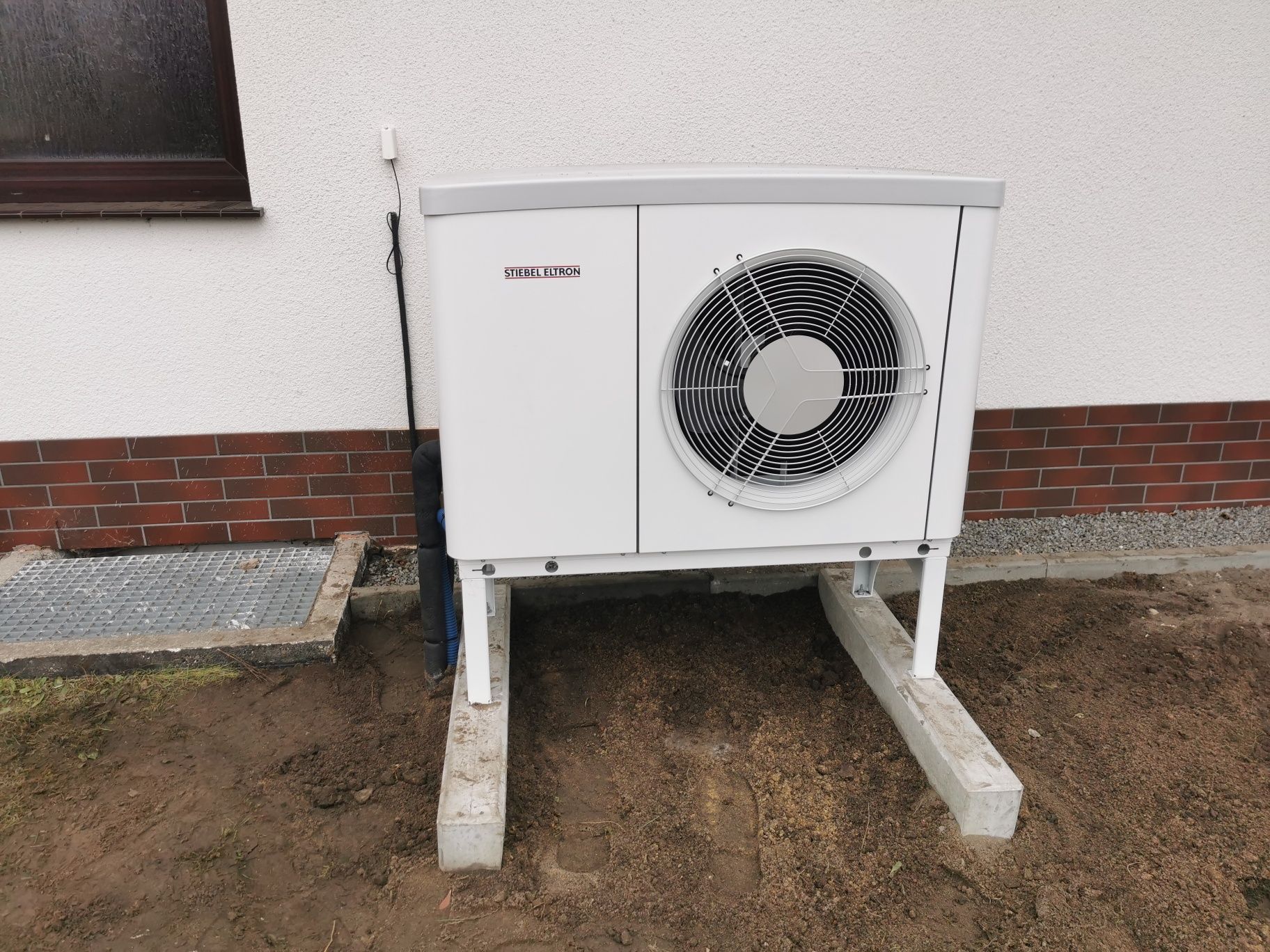 Pompa Ciepła Stiebel Eltron HPA-O 4 8 CS Plus Flex 8kw HSBC 180 Montaż