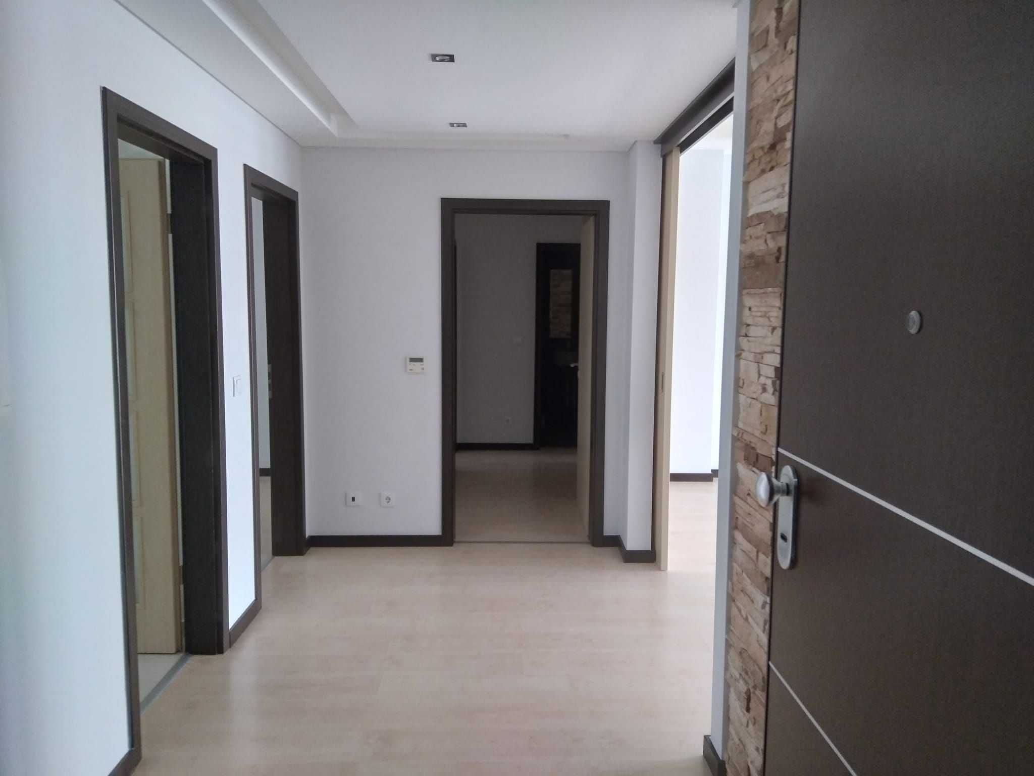 Arrendamento apartamento T3 em condomínio fechado