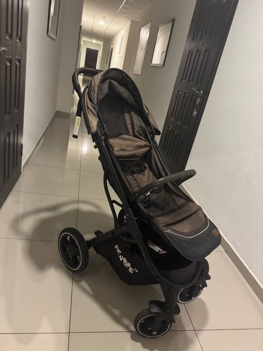 Прогулянкова коляска б/у додам подарунок