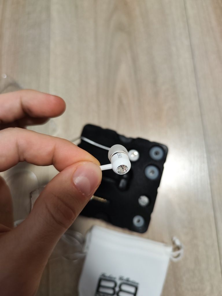 Наушники с камнями Swarovski limited edition