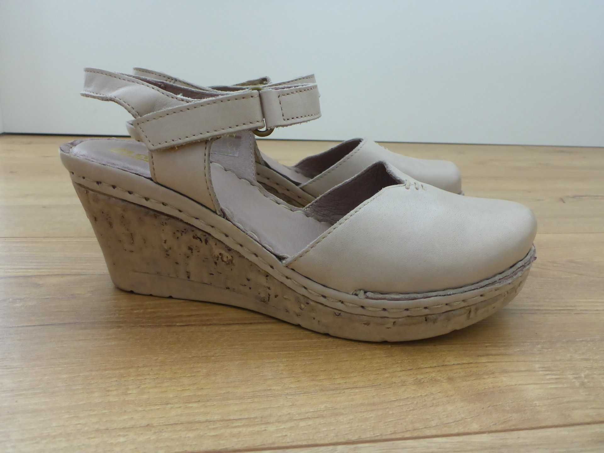 Koturny buty skórzane z odkrytą piętą MANITU r. 36