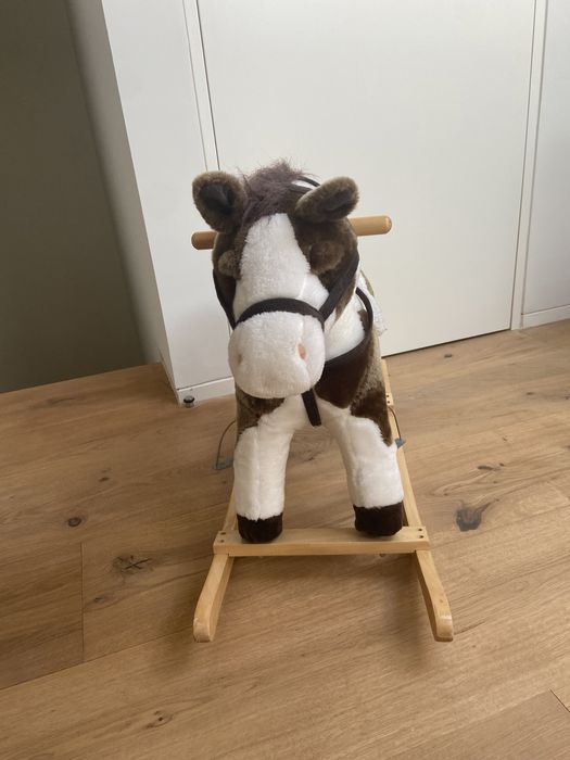 Vendo Cavalinho de Madeira praticamente novo