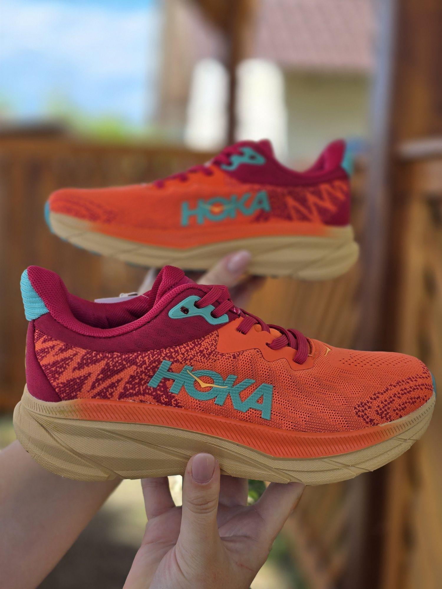 Жіночі кросівки Hoka у 4х кольорах
