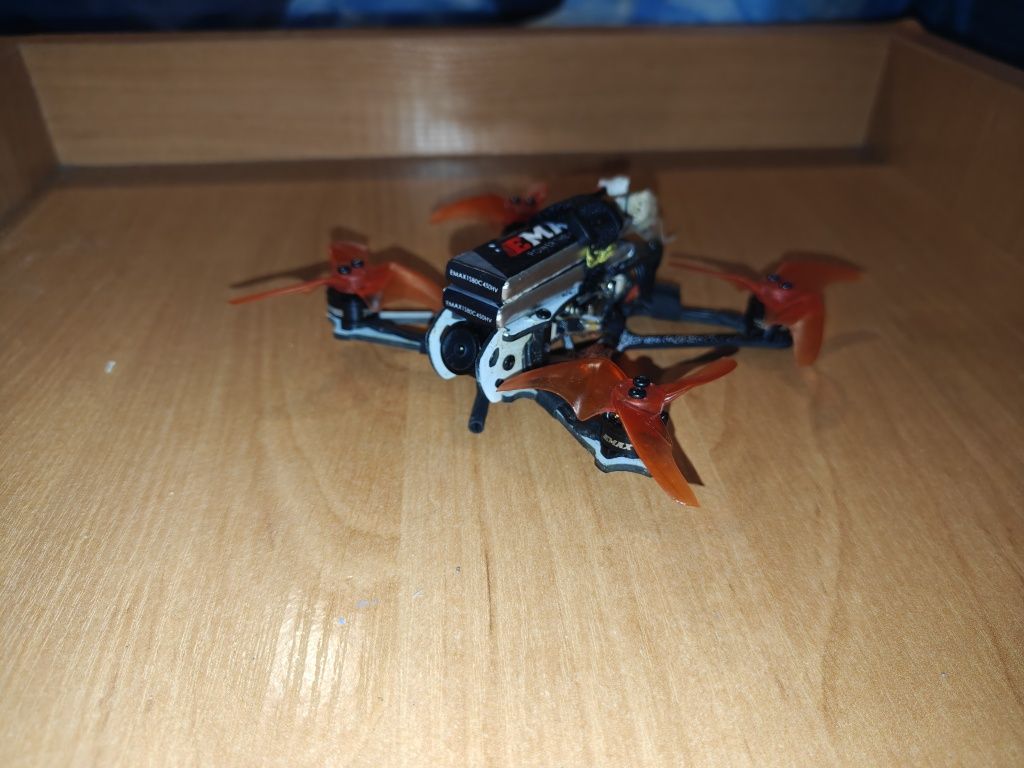 Dron fpv emax tinyhawk 2