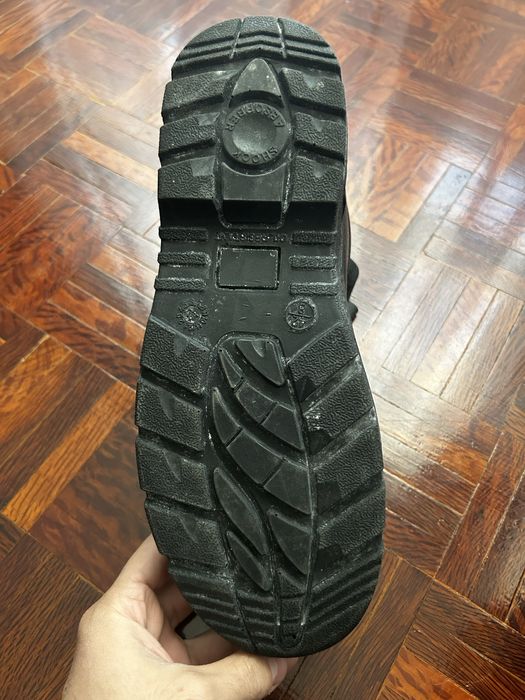 Bota biqueira reforçada 42
