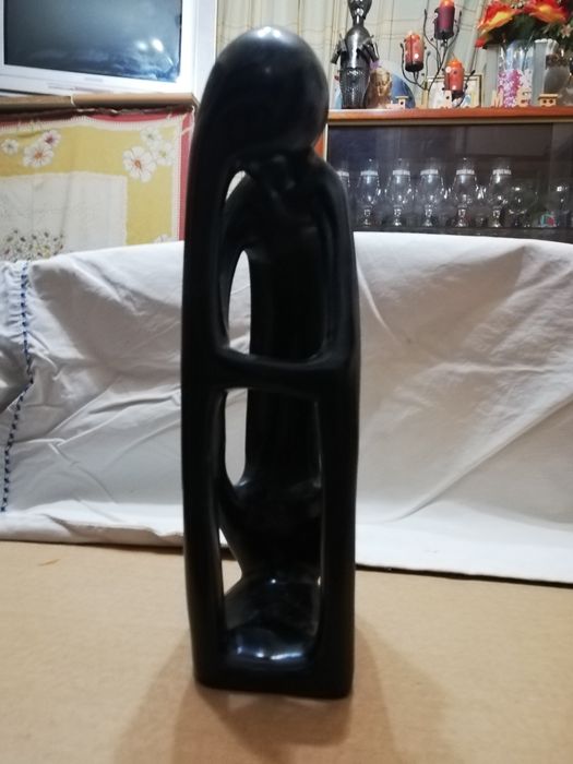 Estatueta pedra preta