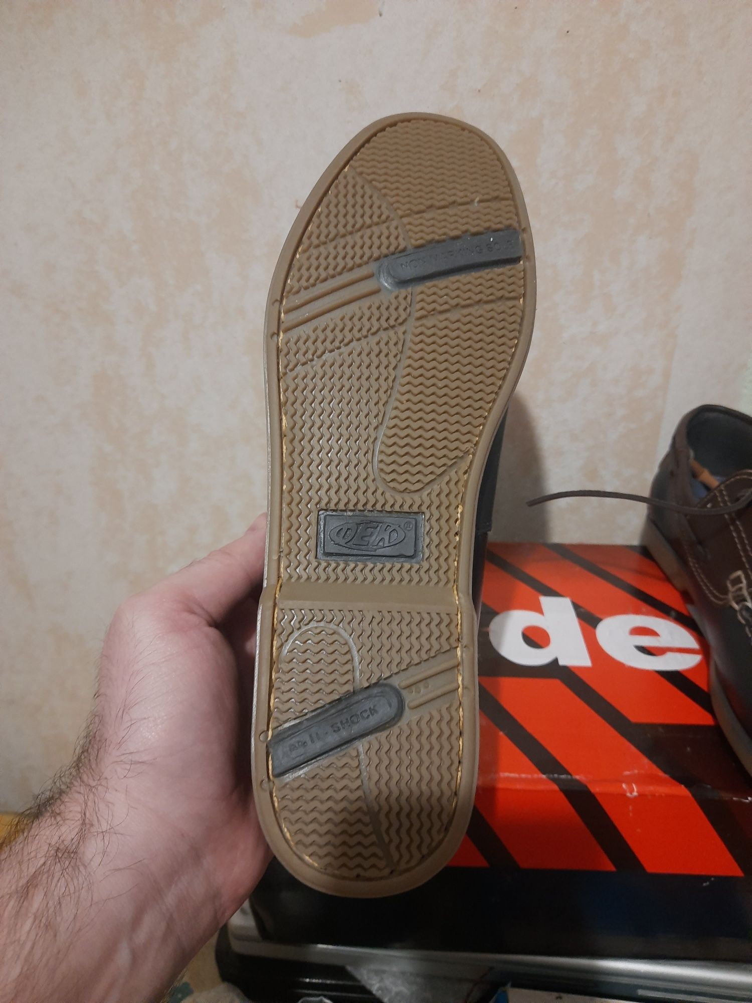 Продам мужские мокасины